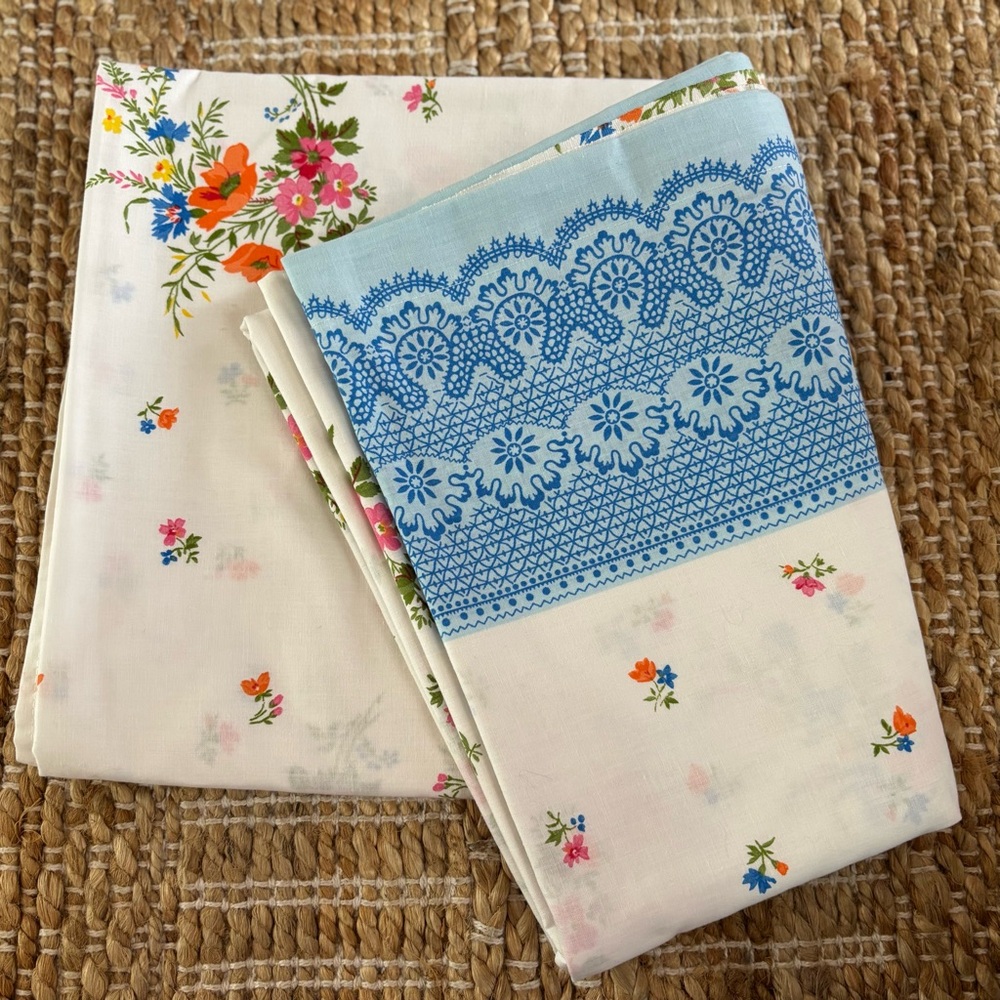70's Floral Bedsheet - Double Flat Sheet - Sears Bedding - Cottage Camper Linen